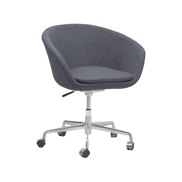 silla de oficina gris tapizada con base cromada