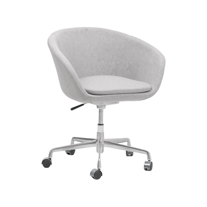 silla de oficina gris tapizada con base cromada